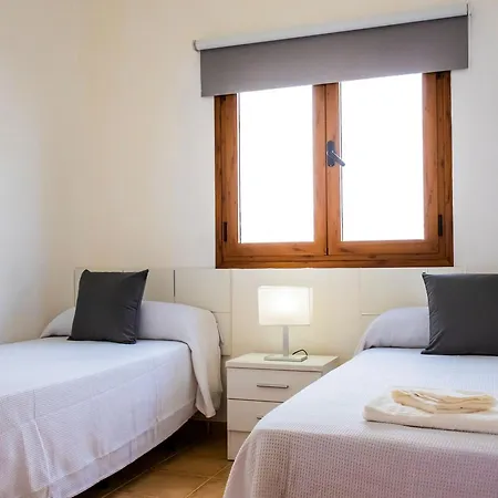 Дом отдыха Live Caletillas Taunus Pool Канделария