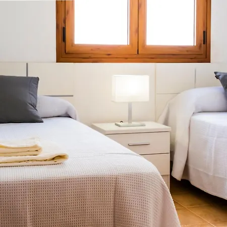 Дом отдыха Live Caletillas Taunus Pool Канделария