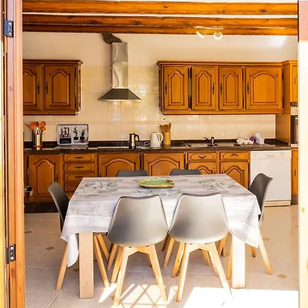 Live Caletillas Taunus Pool Канделария